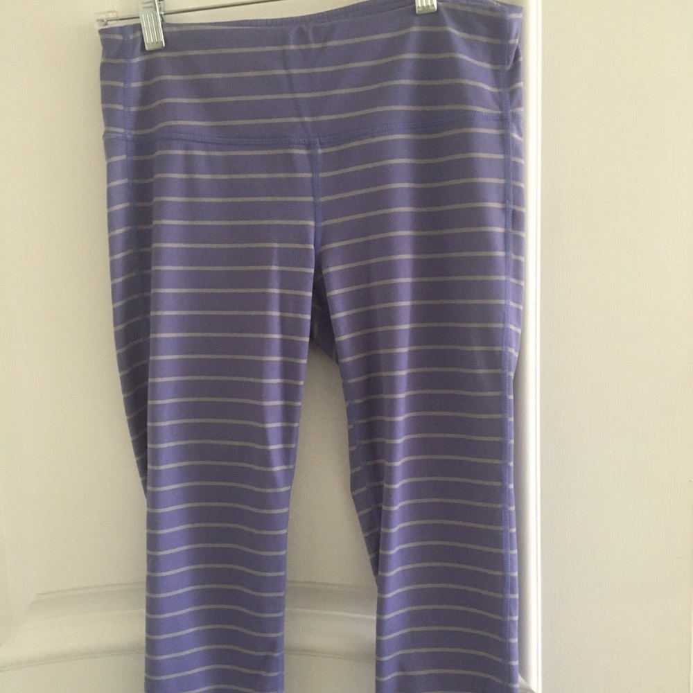 Athleta chaturanga striped crop leggings